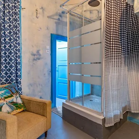 4 Bedroom Vintage House In Heart Of Pagrati Athens Exterior photo