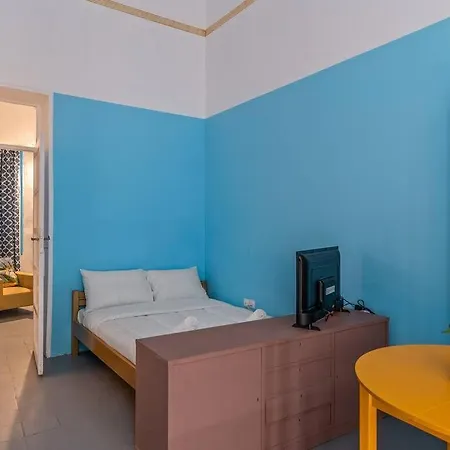 4 Bedroom Vintage House In Heart Of Pagrati Athens Exterior photo
