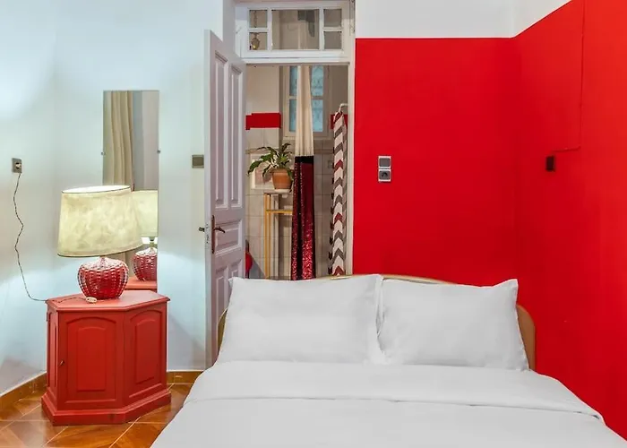 4 Bedroom Vintage House In Heart Of Pagrati Athens
