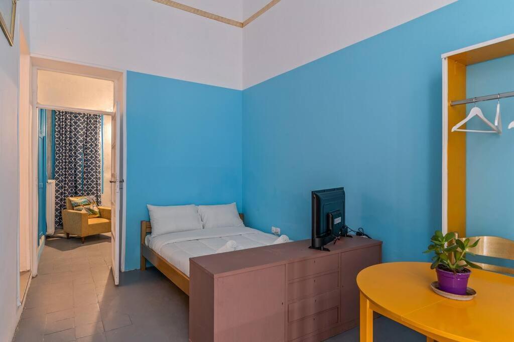 4 Bedroom Vintage House In Heart Of Pagrati Apartment